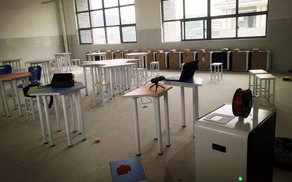 洋明達教育級3D打印機走進貴州高級中學