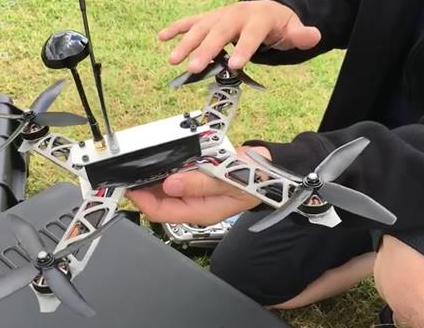 3D打印無人機來啦如今,3D打印技術正“無孔不入”地滲透到人們的生活中,3D打印機幾乎可應用于市場各細分行業。在無人機制造領域中,相對傳統制造,3D打印無人機有著不可比擬的優勢,3D打印機正以自身獨特(圖1) 3D打印無人機來啦如今,3D打印技術正“無孔不入”地滲透到人們的生活中,3D打印機幾乎可應用于市場各細分行業。在無人機制造領域中,相對傳統制造,3D打印無人機有著不可比擬的優勢,3D打印機正以自身獨特(圖1)